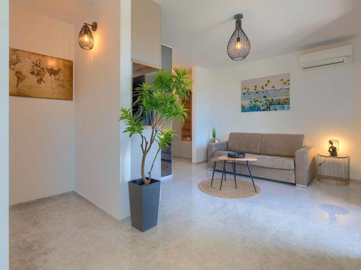 Apartment Wing 77 By Interhome Pula