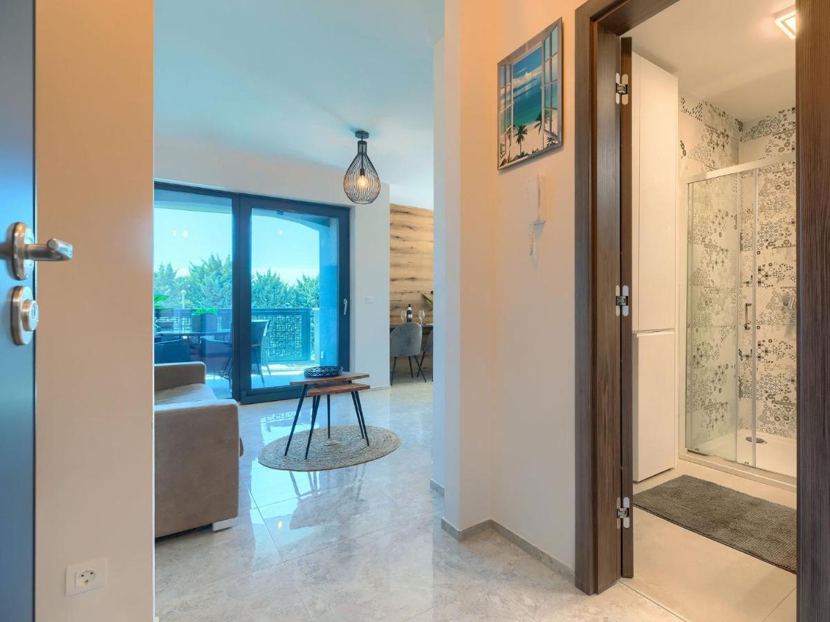Wing 77 By Interhome Apartment Pula